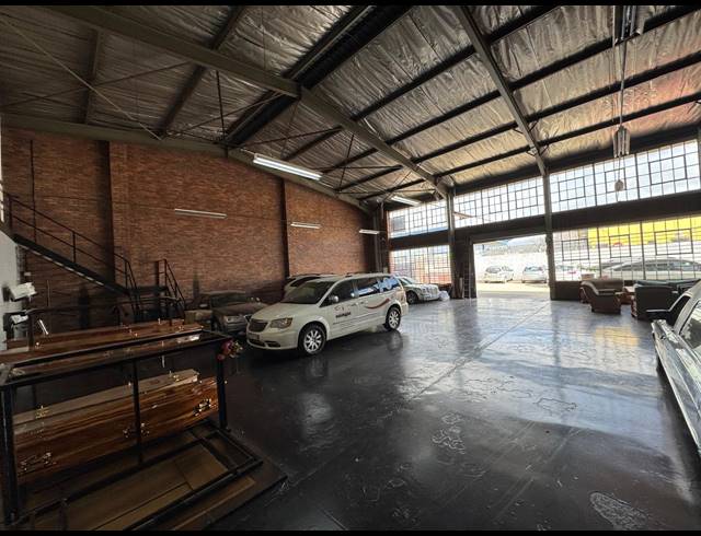 570M² WAREHOUSE TO LET IN WYNBERG